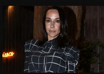 «Ο 6χρονος γιος μου βρήκε νεκρό τον μπαμπά του στο κρεβάτι του»: Η Μαρίνα Λαμπροπούλου συγκλόνισε όλη την Ελλάδα[video]