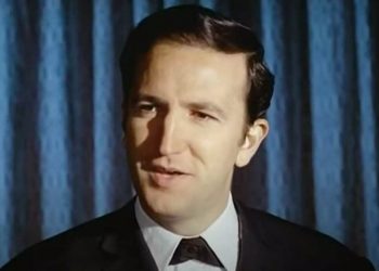 Σάκης Παπανικολάου