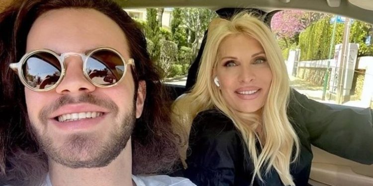 Το ανακοίνωσε στην Ελένη Μενεγάκη και τον Γιάννη Λάτσιο – Η μεγάλη απόφαση που πήρε ο γιος τους, Άγγελος