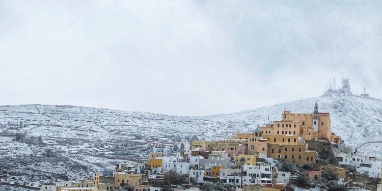 Alldaynews.gr Σύρος: Το έστρωσε! Έντονη χιονόπτωση – Δείτε φωτογραφίες