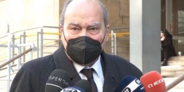 Alldaynews.gr Ξέσπασμα Διαλυνά για τις εξετάσεις της 24χρονης – Βλέπει ολιγωρία της Αστυνομίας: «Είναι δυνατόν το κράτος να τις στέλνει στην Ελβετία;»