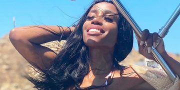 Ελίζαμπεθ Ελέτσι: Έχει σχέση εξ αποστάσεως και βλέπουν ερωτικές ταινίες[video]