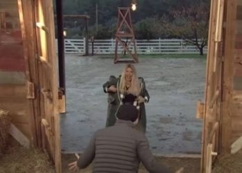 Φάρμα: Επέστρεψε η Αγγελική Ηλιάδη, ουρλιαχτά και κλάματα στην υποδοχή (video)