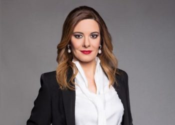 Alldaynews.gr Θρηνεί η Φαίη Μαυραγάνη – “Α ρε μαμά…” (φωτο)