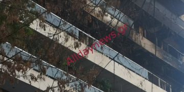 Τραγωδία στην Αγίου Μελετίου: Τον έβλεπε από το μπαλκόνι του να καίγεται ζωντανός (video)