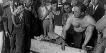 Alldaynews.gr 91 λεπτά μέσα στο νερό: Η εξήγηση για το διασημότερο μαγικό του Χουντίνι που άφησε άφωνο όλο τον κόσμο