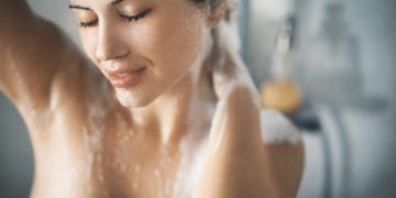 Alldaynews.gr Έγινε viral γιατρός που συμβουλεύει γυναίκες να μην κάνουν αυτό στο ντους!