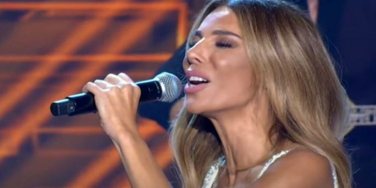 Alldaynews.gr Κακοκαιρία Ελπίδα: Γλίτωσε από θαύμα η Κέλλυ Κελεκίδου – Τραβούσε βίντεο την ώρα που έπεφτε δέντρο δίπλα της