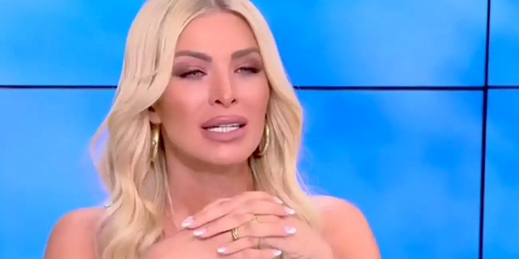 «Πόσο κομπλεξικιά και κακιασμένη παίζει να ‘σαι;»: Απίστευτος καβγάς με πρωταγωνίστρια την Κατερίνα Καινούργιου