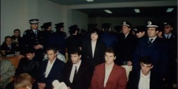 Alldaynews.gr Ο απαγωγέας κράταγε το φέρετρο στην κηδεία: Η στυγνή δολοφονία του «Μαραντόνα του Αιγάλεω» από τους κολλητούς του