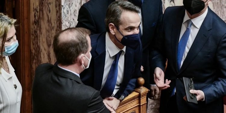 Alldaynews.gr Πρόταση Μομφής: Καταψηφίστηκε με 156 κατά και 142 υπέρ