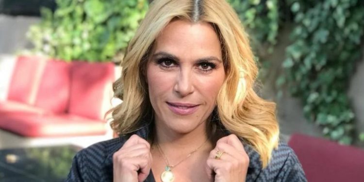 Alldaynews.gr Θετική στον κορονοϊό η Τζένη Μπότση
