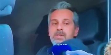 Απίστευτο τρολάρισμα από εγκλωβισμένο: «Οι οδηγοί φταίμε, είμαστε άχρηστοι και ανίκανοι, όλα τα άλλα λειτουργούν άψογα» (video)