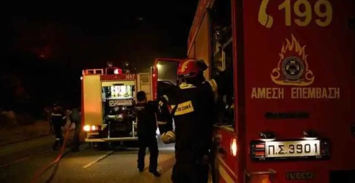 Alldaynews.gr Φωτιά ξέσπασε σε πιλοτή πολυκατοικίας στο Μαρούσι-Τρία άτομα μεταφέρθηκαν στο νοσοκομείο