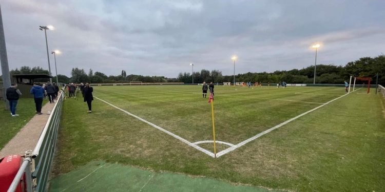 Θρήνος για 17χρονο: Πέθανε στο γήπεδο μπροστά στα μάτια του πατέρα του – Παραπονέθηκε για δυσφορία (φωτο)