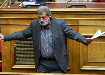 Έκλεισαν το μικρόφωνο στον Πολάκη όταν μίλησε για Novartis αλλά όχι στον βουλευτή της ΝΔ λίγο πριν για το ίδιο θέμα