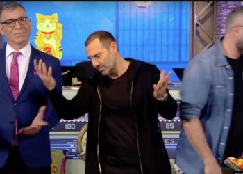 Ράδιο Αρβύλα: Πρεμιέρα σαν να μην τρέχει τίποτα και «μπηχτές» κατά της κυβέρνησης