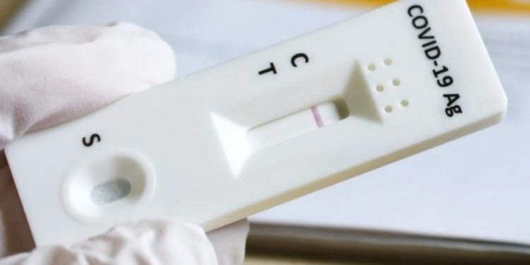 Self test: Η ένδειξη ότι δεν το κάνατε σωστά – Η περίπτωση που είναι άκυρο και τι δείχνει η αχνή γραμμή