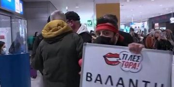 Alldaynews.gr Survivor: Χαμός στην επιστροφή του Βαλάντη – Επιτέθηκαν σε δημοσιογράφο (videos)