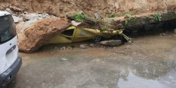 Alldaynews.gr Κακοκαιρία – Διομήδης: Ισοπεδώθηκαν δύο ΙΧ  από κατάρρευση στη Ρόδο (φωτο, video)