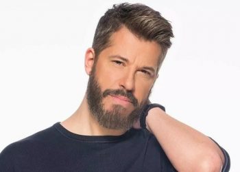 J2US: Η Troll ανάρτηση του Χάρη Βαρθακούρη κατά τη διάρκεια του τελικού![photo]