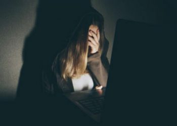 Μαθήτρια αυτοκτόνησε γιατί την εκβίαζαν με φωτογραφίες της στο διαδίκτυο