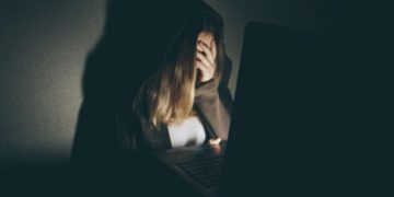 Alldaynews.gr Μαθήτρια αυτοκτόνησε γιατί την εκβίαζαν με φωτογραφίες της στο διαδίκτυο