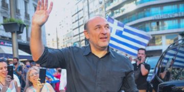 Alldaynews.gr Φαίδων Βόβολης: Νόσησε σοβαρά από κοροναϊό και τώρα τα «γυρίζει» – «Δεν είναι γριπούλα, μπορεί να σκοτώσει»