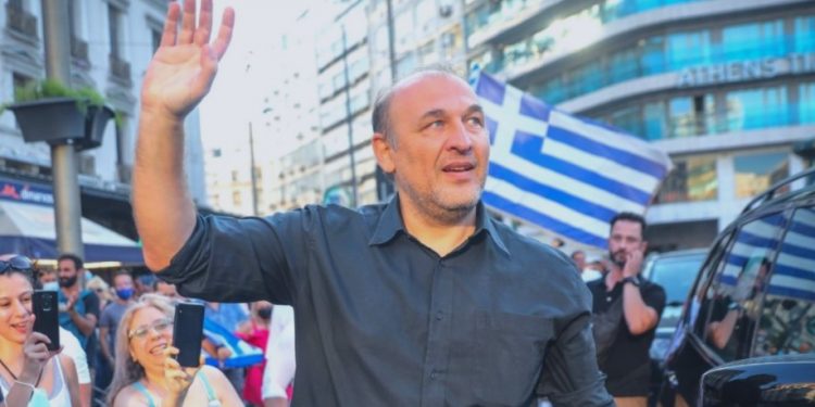 Alldaynews.gr Φαίδων Βόβολης: Νόσησε σοβαρά από κοροναϊό και τώρα τα «γυρίζει» – «Δεν είναι γριπούλα, μπορεί να σκοτώσει»