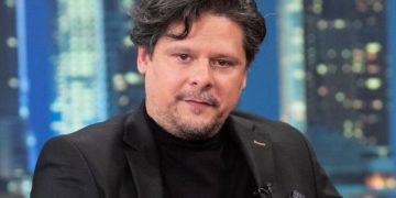Alldaynews.gr Λευτέρης Χαρίτος-Άγριες Μέλισσες: Βαρύ Πένθος για τον γνωστό σκηνοθέτη