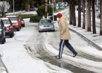Καιρός: Έκτακτο δελτίο της ΕΜΥ – Νέα κακοκαιρία από την Τρίτη με καταιγίδες και χιόνια (video)
