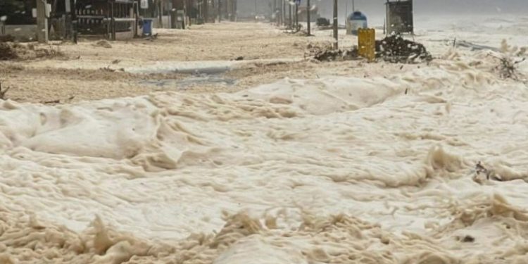 Alldaynews.gr Απίστευτες εικόνες στη Λάρισα: Η θάλασσα βγήκε στη στεριά – Διακοπές ρεύματος και προβλήματα (φωτο, video)