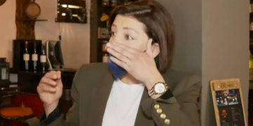 Alldaynews.gr Καταγγελία: 41χρονη με νεκρό έμβρυο έψαχνε 10 μέρες χειρουργείο -“Είναι Χριστούγεννα, δεν υπάρχει αναισθησιολόγος…” (video)