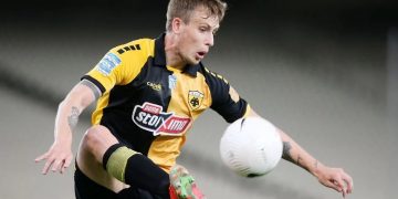 Σοκ στην ΑΕΚ: Σκοτώθηκε σε τροχαίο η σύζυγος του Νταντσένκο – Εικόνες από τη διαλυμένη Mercedes