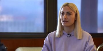 Alldaynews.gr Ιωάννα Τούνη: «Ο πατέρας μου, μού έλεγε στην 6η δημοτικού να μην μασάω τσίχλα γιατί μοιάζω με….»