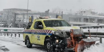 Alldaynews.gr Επιβάτης στην Κατεχάκη υπέστη εγκεφαλικό: Μεταφέρθηκε με βαρύ όχημα στο νοσοκομείο