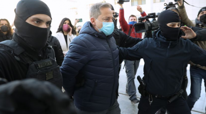 Alldaynews.gr Έφτασε στο δικαστήριο με χειροπέδες πισθάγκωνα ο Λιγνάδης – «Είσαι αλήτης» (φωτο, video)