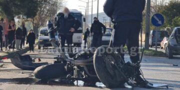 Alldaynews.gr Λαμία – Σοβαρό τροχαίο: Δύο νεαροί “εκτοξεύθηκαν” από τη μηχανή (video)