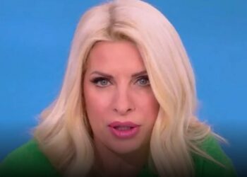 ”Έξω Φρενών” η  Ελένη Μενεγάκη: «Κλείστε το, φύγετε! Ψέματα»[video]