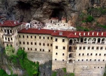 Τουρκία: Έβαλαν DJ για τουριστική προβολή στην Παναγία Σουμελά – Για «ιεροσυλία» κάνει λόγο η Ρωσική Εκκλησία