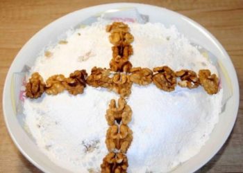 Τρίκαλα: Ο διαφορετικός τρόπος που βρήκαν σε εκκλησία για να μοιράζουν τα κόλλυβα