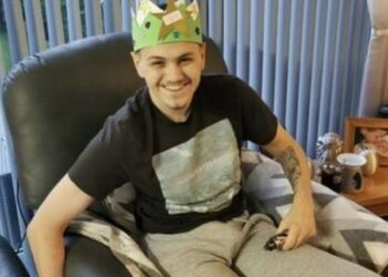 Νεαρός με καρκίνο μάζεψε χρήματα για άλλο άρρωστο παιδί πριν πεθάνει