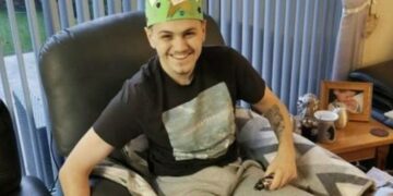 Alldaynews.gr Νεαρός με καρκίνο μάζεψε χρήματα για άλλο άρρωστο παιδί πριν πεθάνει