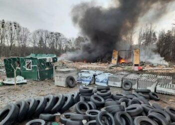 Πόλεμος στην Ουκρανία: Ανελέητο το σφυροκόπημα από τη Ρωσία και προέλαση στο Κίεβο
