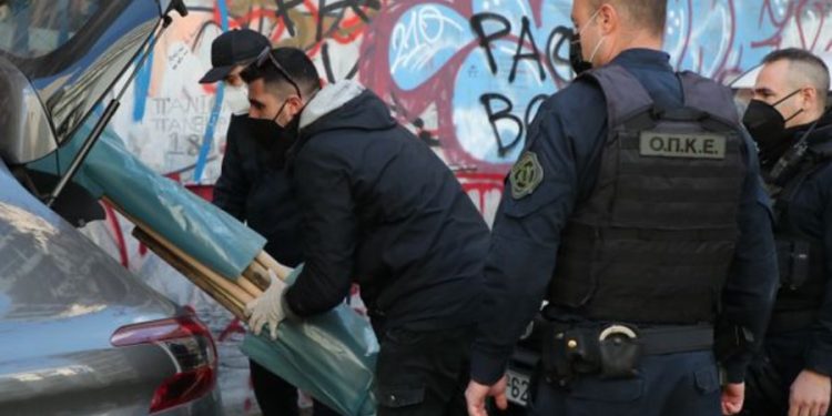 Κούγιας: Φωτογραφία του κατηγορούμενου για το φόνο του Αλκη με τον γιo ανώτερης αξιωματικού