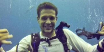 Αυτός είναι ο 35χρονος εκπαιδευτής καταδύσεων που κατασπάραξε o καρχαρίας[video]