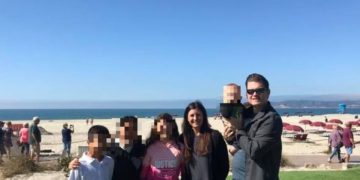 Alldaynews.gr Ζευγάρι κρατούσε σε κλουβί για 5 χρόνια το 13χρονο θετό γιο του