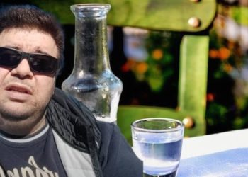 Ο Στέλιος από την Καρίτσα… ξαναχτυπά! Πώς χρησιμοποιούν το τσίπουρο οι Λαρισαίοι![video]