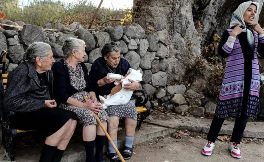 Θρήνος στη Μυτιλήνη: Πέθανε η γιαγιά Ευστρατία-H μια από τις τρεις «γιαγιάδες της Συκαμιάς»