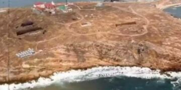 Alldaynews.gr Βίντεο: Ρώσοι ζήτησαν από στρατιώτες να παραδοθούν, αρνήθηκαν, και τους «γάζωσαν»-Η στιγμή που τους απαντούν «άντε γ@@@τε»